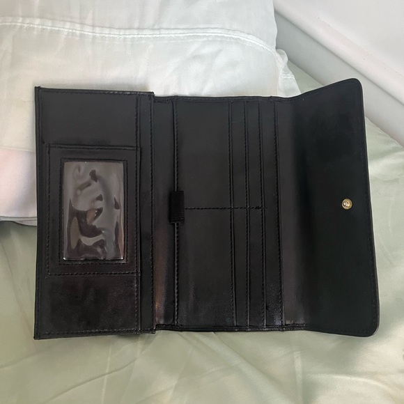 Liz Claiborne Black Leather Trifold Wallet Clutch Snap Closure - Picture 4 of 5